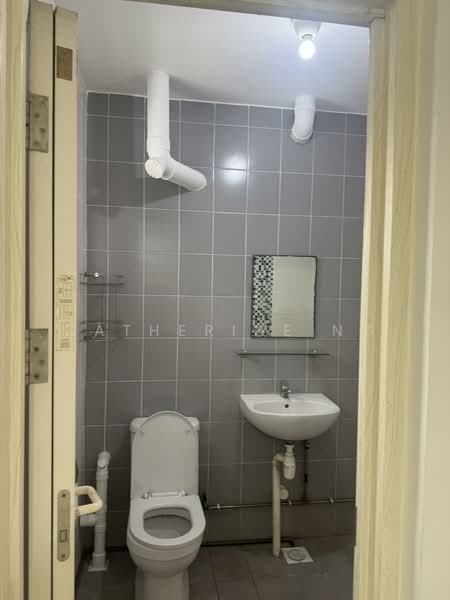 414 Bukit Batok West Avenue 4, 414 Bukit Batok West Avenue 4, 3 Bedrooms, 1,109 sqft, HDB Flat For Sale, by Catherine Ng, 500109112 - Bathroom - PropertyGuru.com.sg