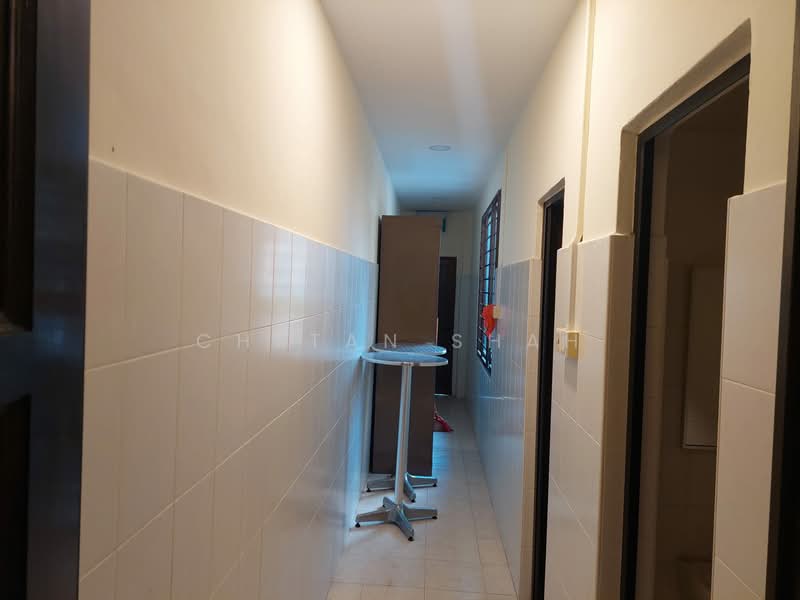 417A jalan besar, jalan besar, Farrer Park / Serangoon Rd, 1,310 sqft, Office For Sale, by Chetan Shah, 500109116 - Corridor - CommercialGuru.com.sg