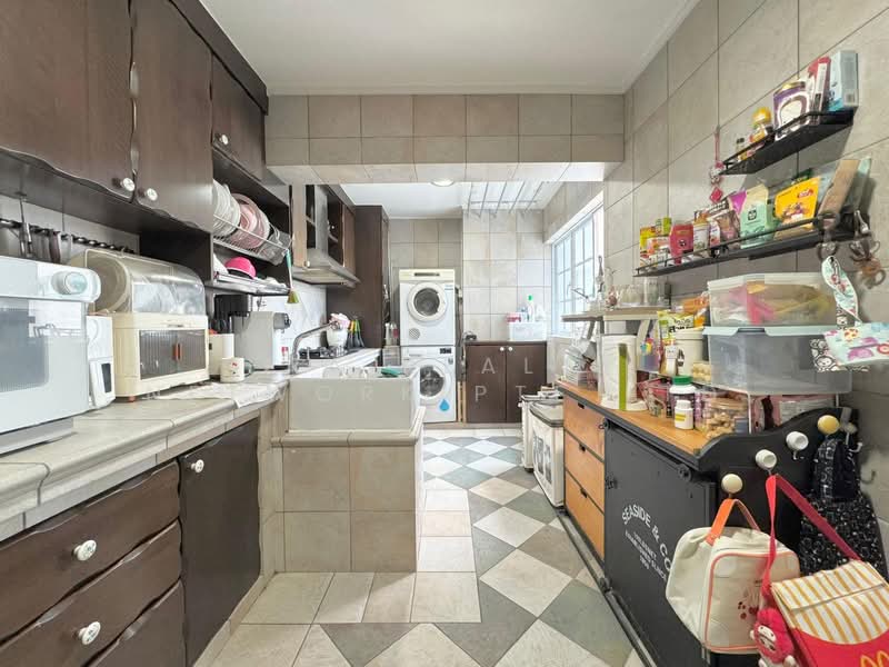439 Ang Mo Kio Avenue 10, 439 Ang Mo Kio Avenue 10, 3 Bedrooms, 1,281 sqft, HDB Flat For Sale, by Phoebe, 500109127 - Kitchen - PropertyGuru.com.sg