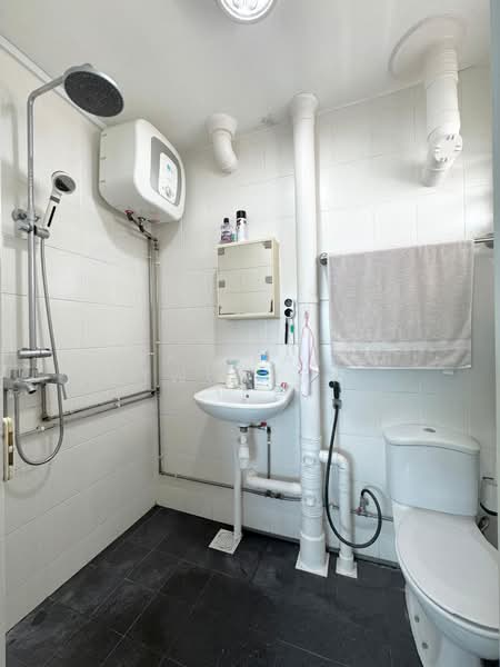 439 Ang Mo Kio Avenue 10, 439 Ang Mo Kio Avenue 10, 3 Bedrooms, 1,281 sqft, HDB Flat For Sale, by Phoebe, 500109127 - PropertyGuru.com.sg