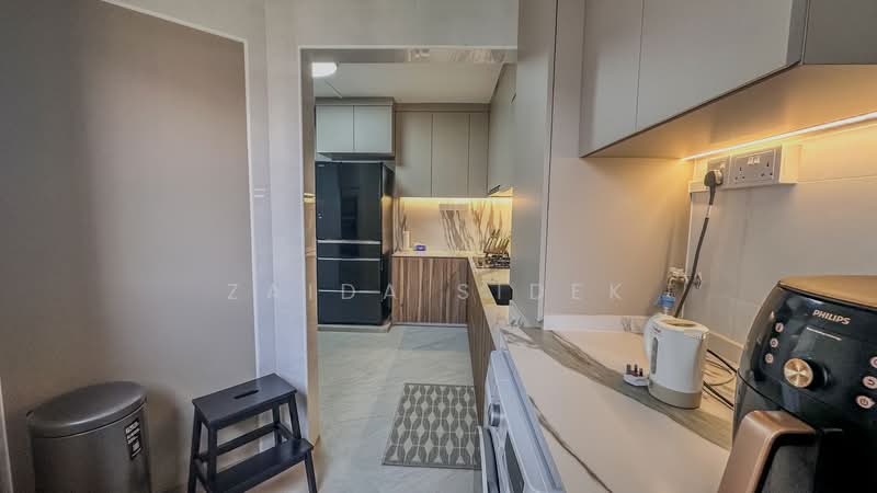 136 Rivervale Street, 136 Rivervale Street, 3 Bedrooms, 1,517 sqft, HDB Flat For Sale, by Zaida Sidek, 500109141 - Kitchen - PropertyGuru.com.sg