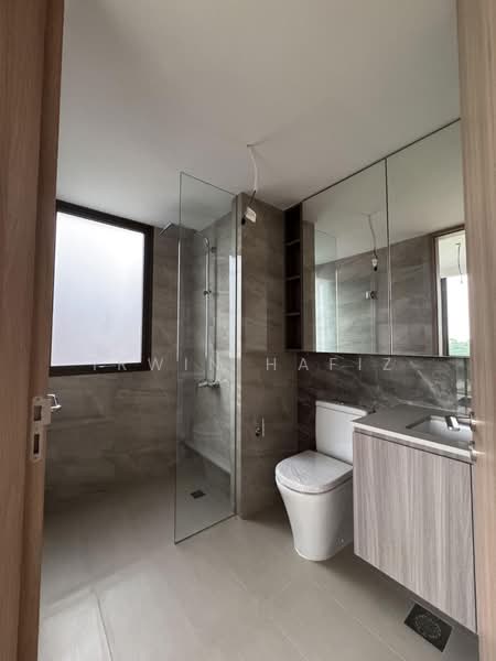 The Botany at Dairy Farm, 5 Dairy Farm Walk, 3 Bedrooms, 1,033 sqft, Condominium For Rent, by Irwin Hafiz, 500109155 - Master Bathroom - PropertyGuru.com.sg