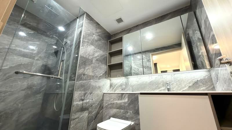 Sengkang Grand Residences, 74 Compassvale Bow, 2 Bedrooms, 764 sqft, Condominium For Sale, by Desmond Chan, 500109160 - Bathroom - PropertyGuru.com.sg