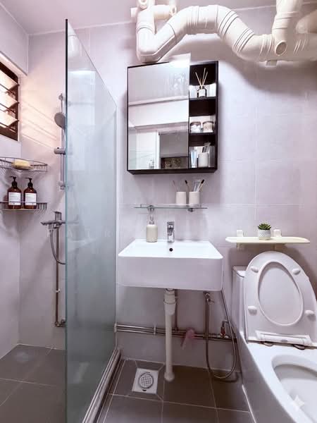 165 Bishan Street 13, 165 Bishan Street 13, 3 Bedrooms, 1,119 sqft, HDB Flat For Sale, by Patrick Chee, 500109165 - Bathroom - PropertyGuru.com.sg