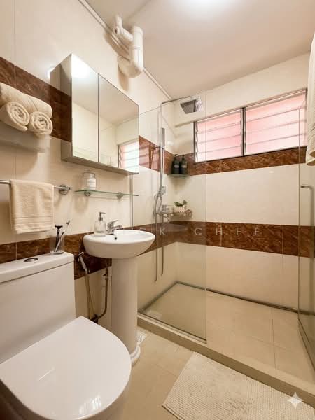 165 Bishan Street 13, 165 Bishan Street 13, 3 Bedrooms, 1,119 sqft, HDB Flat For Sale, by Patrick Chee, 500109165 - Bathroom - PropertyGuru.com.sg
