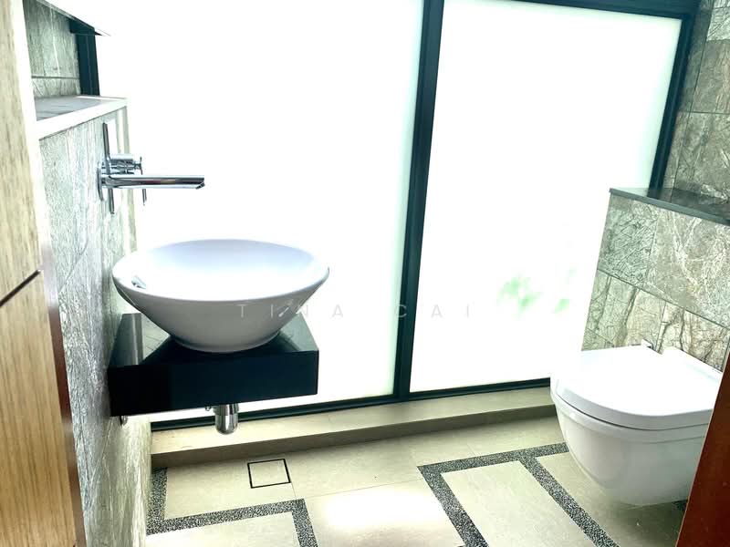 Namly Grove, Namly Grove, 5 Bedrooms, 8,000 sqft, Detached House For Rent, by Tina Cai, 500109168 - Bathroom - PropertyGuru.com.sg