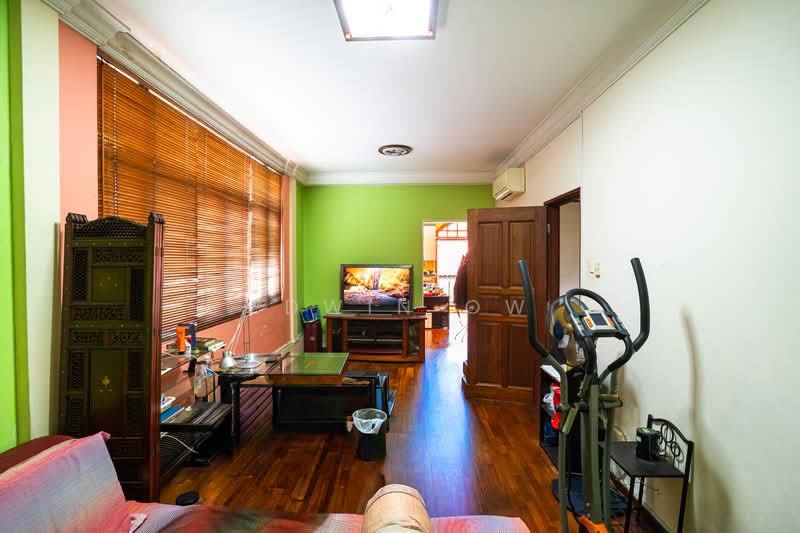 UNDERVALUED GEM HUGE LAND 3.5 STRY SEMI DETACHED WITH POOL, CHANGI RD / JALAN KEMBANGAN / SIGLAP RD, 6 Bedrooms, 4,600 sqft, Semi-Detached House For Sale, by Edwin Ow, 500109178 - PropertyGuru.com.sg