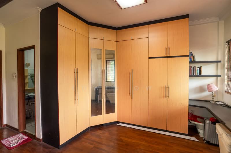 UNDERVALUED GEM HUGE LAND 3.5 STRY SEMI DETACHED WITH POOL, CHANGI RD / JALAN KEMBANGAN / SIGLAP RD, 6 Bedrooms, 4,600 sqft, Semi-Detached House For Sale, by Edwin Ow, 500109178 - PropertyGuru.com.sg