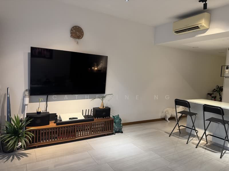 Lakeville, 1 Jurong Lake Link, 3 Bedrooms, 1,163 sqft, Condominium For Sale, by Catherine Ng, 500109190 - Living Room - PropertyGuru.com.sg