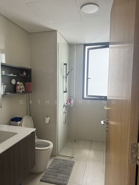 Lakeville, 1 Jurong Lake Link, 3 Bedrooms, 1,163 sqft, Condominium For Sale, by Catherine Ng, 500109190 - Bathroom - PropertyGuru.com.sg