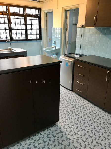 35 Marine Crescent, 35 Marine Crescent, 2 Bedrooms, 700 sqft, HDB Flat For Rent, by Jane Oon, 500109195 - Kitchen - PropertyGuru.com.sg