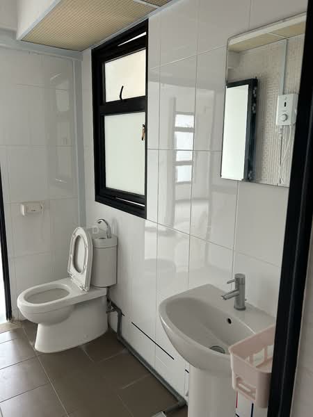 995B Buangkok Crescent, 995B Buangkok Crescent, 1 Bedroom, 505 sqft, HDB Flat For Rent, by Ding Ho, 500109198 - Bathroom - PropertyGuru.com.sg