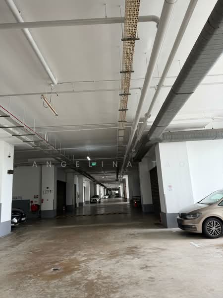 Tradehub 21, 18 Boon Lay Way, 1,798 sqft, Light Industrial (B1) For Sale, by Angelina Tao, 500109214 - Car Park - CommercialGuru.com.sg