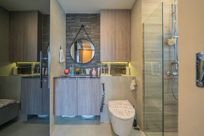 Twin Waterfalls, 104 Punggol Walk, 3 Bedrooms, 1,991 sqft, Executive Condominium For Sale, by Dennis Lim, 500109228 - Bathroom - PropertyGuru.com.sg