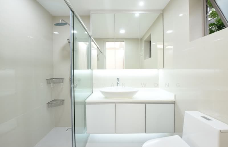 Nassim Jade, 3 Nassim Road, 3 Bedrooms, 2,400 sqft, Condominium For Rent, by Sebastian Wong, 500109233 - Bathroom - PropertyGuru.com.sg