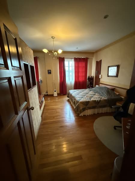 Upper Changi road north, , 5 Bedrooms, 2,800 sqft, Terraced House For Sale, by Justus Aw, 500109241 - Master Bedroom - PropertyGuru.com.sg
