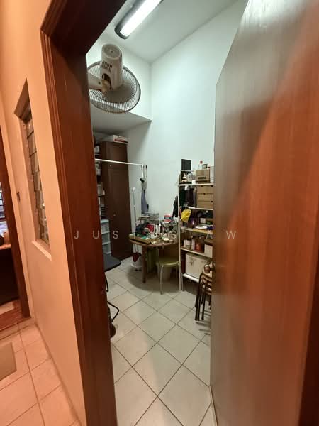 Upper Changi north road, , 5 Bedrooms, 2,800 sqft, Terraced House For Sale, by Justus Aw, 500109241 - Nanny room - PropertyGuru.com.sg