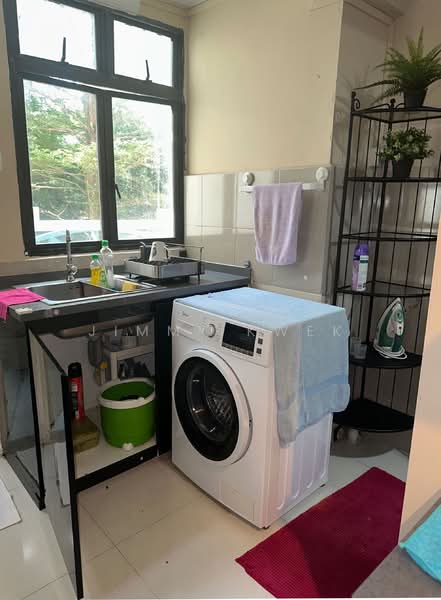 107 Jalan Bukit Merah, 107 Jalan Bukit Merah, 2 Bedrooms, 600 sqft, HDB Flat For Rent, by Jimmy Kwek, 500109243 - Kitchen - PropertyGuru.com.sg