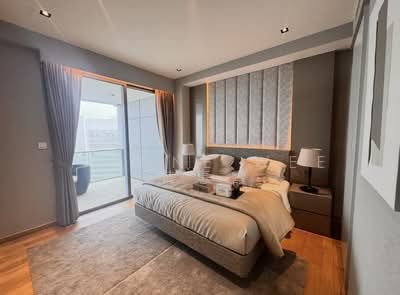 For Sale - Concourse Skyline