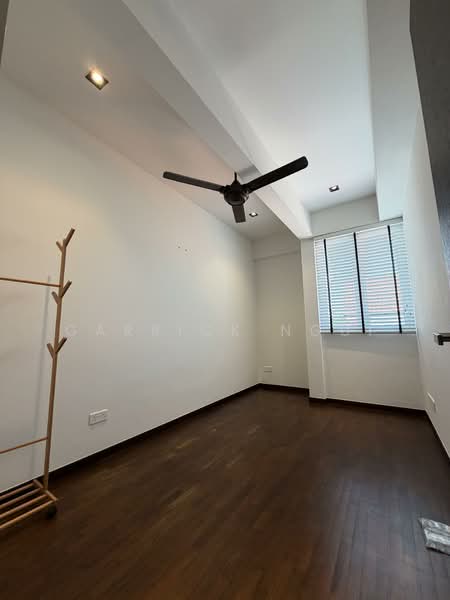 Frankel Estate, Frankel Avenua, 6 Bedrooms, 4,600 sqft, Detached House For Rent, by Garrick Ngui, 500109251 - 2nd floor bedroom 2 - PropertyGuru.com.sg