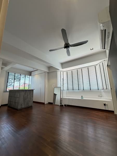 Frankel Estate, Frankel Avenua, 6 Bedrooms, 4,600 sqft, Detached House For Rent, by Garrick Ngui, 500109251 - 2nd floor bedroom 6 (master) - PropertyGuru.com.sg