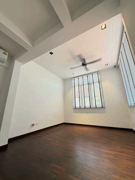 Frankel Estate, Frankel Avenua, 6 Bedrooms, 4,600 sqft, Detached House For Rent, by Garrick Ngui, 500109251 - 2nd floor bedroom 5 - PropertyGuru.com.sg