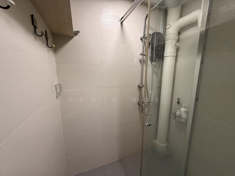98 Lorong 1 Toa Payoh, 98 Lorong 1 Toa Payoh, Room Rental, 100 sqft, HDB Flat For Rent, by Edwin Hoe, 500109255 - Bathroom - PropertyGuru.com.sg