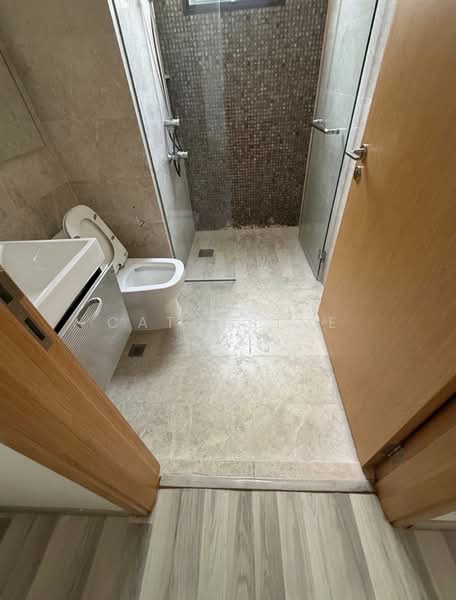 La Fiesta, Sengkang Square, 1 Bedroom, 431 sqft, Condominium For Sale, by Catherine Lim, 500109261 - Bathroom - PropertyGuru.com.sg