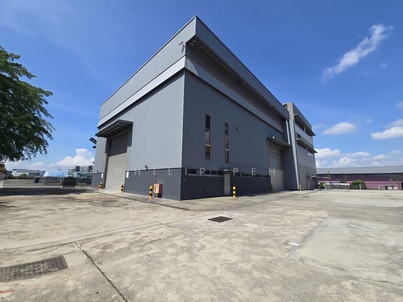 Loyang Standalone Factory, Private Sea-View