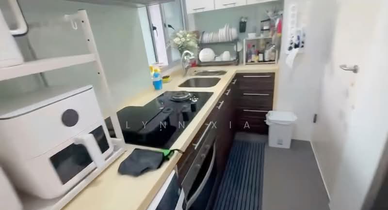 Urban Residences, 10 Lorong Ah Soo, 2 Bedrooms, 829 sqft, Condominium For Rent, by Lynn Xia, 500109272 - Kitchen - PropertyGuru.com.sg