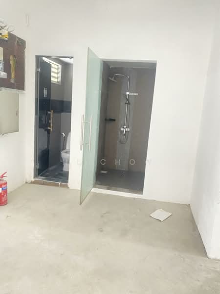 341 Bedok Road, , 1,800 sqft, Other Retail For Rent, by HL Chow, 500109301 - Bathroom - CommercialGuru.com.sg