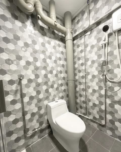 906 Jurong West Street 91, 906 Jurong West Street 91, 4 Bedrooms, 1,560 sqft, HDB Flat For Sale, by Billy Goh, 500109305 - Bathroom - PropertyGuru.com.sg