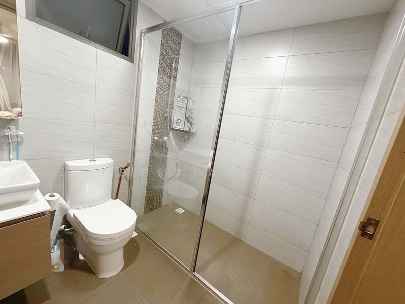 Treasure Crest, 60 Anchorvale Crescent, 3 Bedrooms, 1,152 sqft, Executive Condominium For Sale, by Sebastian Koh, 500109308 - Bathroom - PropertyGuru.com.sg