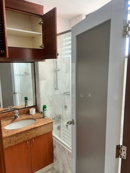 Richmond Park, 3 Bideford Road, 2 Bedrooms, 1,012 sqft, Condominium For Rent, by Jin Kaur, 500109311 - Bathroom - PropertyGuru.com.sg