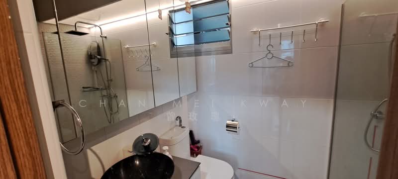 461A Bukit Batok West Avenue 8, 461A Bukit Batok West Avenue 8, 3 Bedrooms, 1,001 sqft, HDB Flat For Sale, by Chan Mei Kway 曾玫瑰, 500109325 - Bathroom - PropertyGuru.com.sg
