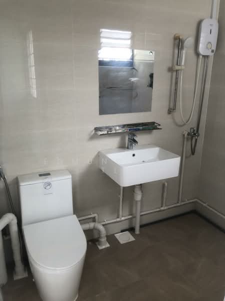 303 Yishun Central, 303 Yishun Central, 2 Bedrooms, 797 sqft, HDB Flat For Sale, by Edmund Tan TL, 500109326 - Bathroom 2 - PropertyGuru.com.sg