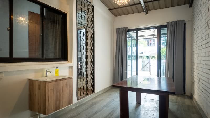 Serangoon Garden Park, Jalan Pacheli, 5 Bedrooms, 1,800 sqft, Terraced House For Sale, by Arthur Lim, 500109328 - Kitchen - PropertyGuru.com.sg