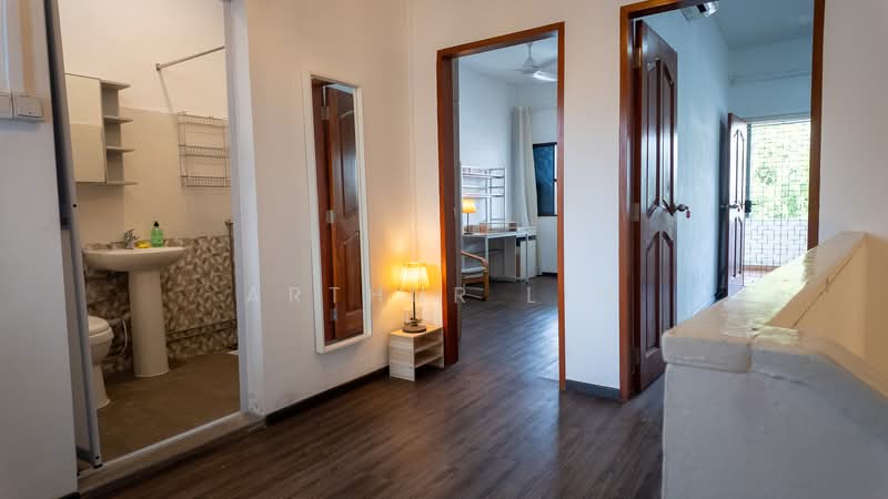 Serangoon Garden Park, Jalan Pacheli, 5 Bedrooms, 1,800 sqft, Terraced House For Sale, by Arthur Lim, 500109328 - Level 2 Hallway - PropertyGuru.com.sg