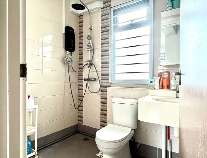 476C Upper Serangoon View, 476C Upper Serangoon View, 3 Bedrooms, 990 sqft, HDB Flat For Sale, by Leon Lee, 500109335 - Bathroom - PropertyGuru.com.sg