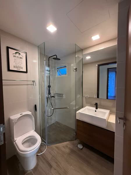 Watercolours, 25 Pasir Ris Link, 2 Bedrooms, 861 sqft, Executive Condominium For Rent, by James Poh, 500109339 - Bathroom - PropertyGuru.com.sg