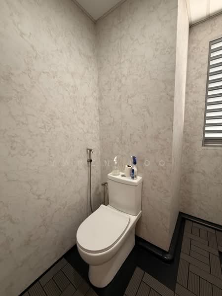 The Alexcier, 237 Alexandra Road, 720 sqft, Light Industrial (B1) For Sale, by Jaren Hoo, 500109372 - Bathroom - CommercialGuru.com.sg