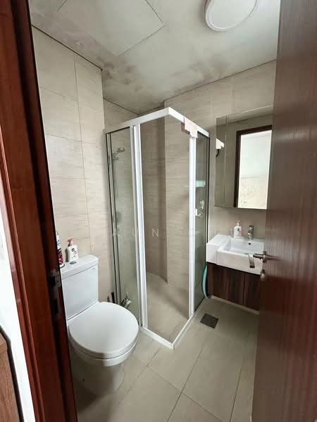 Rezi 26, 5 Lorong 26 Geylang, 2 Bedrooms, 710 sqft, Condominium For Rent, by Shaun Chu, 500109373 - Bathroom - PropertyGuru.com.sg