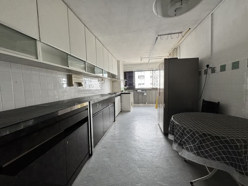 433 Ang Mo Kio Avenue 10, 433 Ang Mo Kio Avenue 10, 3 Bedrooms, 990 sqft, HDB Flat For Sale, by Renee Sim, 500109375 - Kitchen - PropertyGuru.com.sg