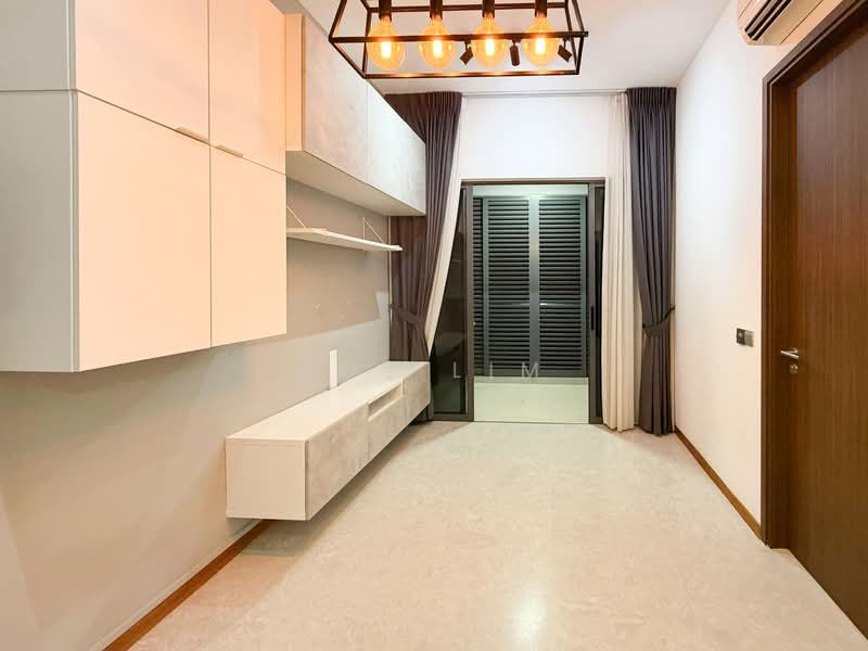 Laurel Tree, Hillview Terrace, 1 Bedroom, 463 sqft, Condominium For Sale, by Zoe Lim, 500109377 - Living Room - PropertyGuru.com.sg