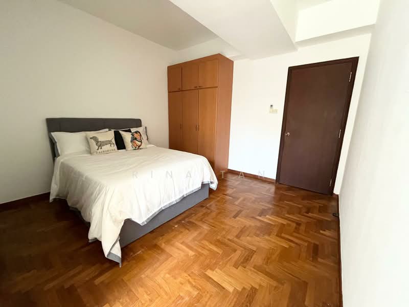 For Rent - UE Square