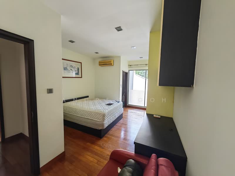 ⭐️5 ENSUITE ROOMS⭐️650M MRT⭐️RENOVATED SEMI D⭐️, 500M TO AMENTITIES & FOOD | HELPER ROOM | NE FACING | 50M BUS STOP |, 5 Bedrooms, 3,800 sqft, Semi-Detached House For Rent, by Andrew Goh, 500109390 - Bedroom - PropertyGuru.com.sg