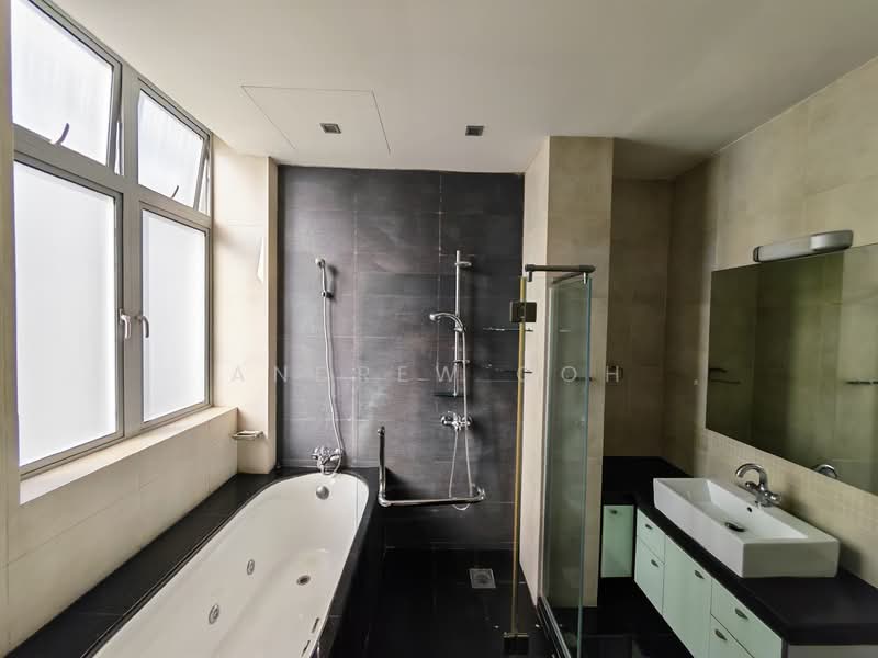 ⭐️5 ENSUITE ROOMS⭐️650M MRT⭐️RENOVATED SEMI D⭐️, 500M TO AMENTITIES & FOOD | HELPER ROOM | NE FACING | 50M BUS STOP |, 5 Bedrooms, 3,800 sqft, Semi-Detached House For Rent, by Andrew Goh, 500109390 - Bathroom - PropertyGuru.com.sg