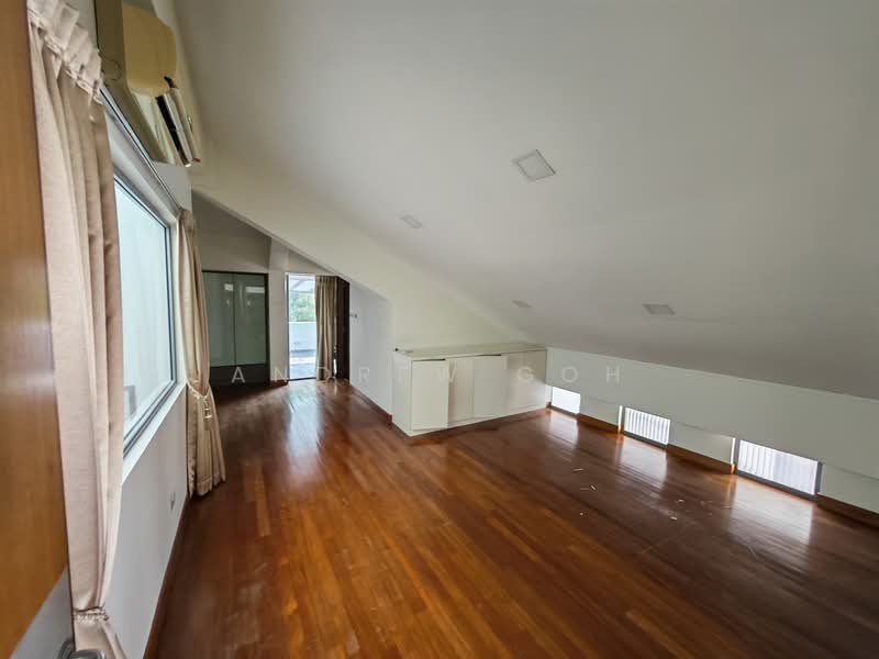 ⭐️5 ENSUITE ROOMS⭐️650M MRT⭐️RENOVATED SEMI D⭐️, 500M TO AMENTITIES & FOOD | HELPER ROOM | NE FACING | 50M BUS STOP |, 5 Bedrooms, 3,800 sqft, Semi-Detached House For Rent, by Andrew Goh, 500109390 - Interior - PropertyGuru.com.sg