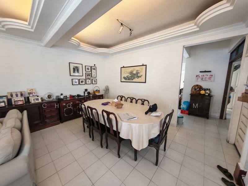 BIG LAND VALUE BUY CLASSIC CHARMING SEMI-D, SIMPANG BEDOK, PEAKVILLE, PARI BURONG, PARI KIKIS, 4 Bedrooms, 2,800 sqft, Semi-Detached House For Sale, by Chong Chen Nam, 500109391 - Dining Room - PropertyGuru.com.sg