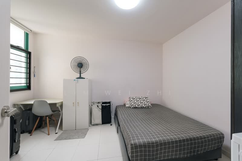 CHEAP EA Corner Unit, , 4 Bedrooms, 1,377 sqft, HDB Flat For Sale, by Lim Wei Zhi, 500109399 - Bedroom - PropertyGuru.com.sg